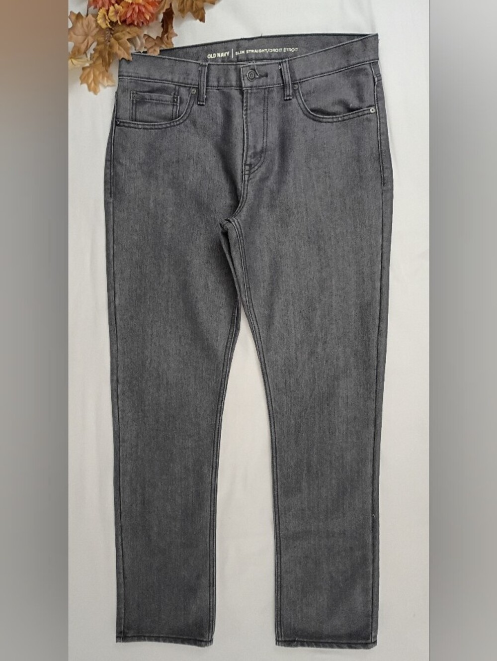 Old Navy Slim Straight Men’s Jeans in Gray